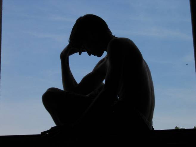 AI 챗봇이 정신건강 지원 도구로 주목받고 있지만 정신증 취약군에게는 오히려 증상을 악화시킬 수 있다는 우려가 제기됐다. 게티이미지뱅크