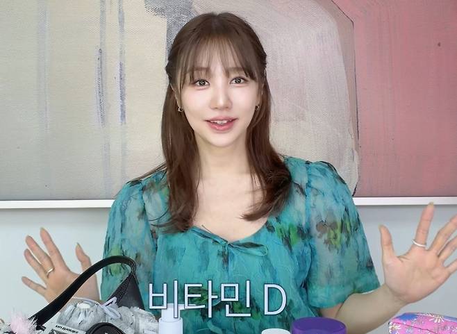 가수 윤은혜가 마그네슘을 챙겨 먹는다고 밝혔다. 유튜브‘윤은혜의 EUNHYELOGIN’캡처