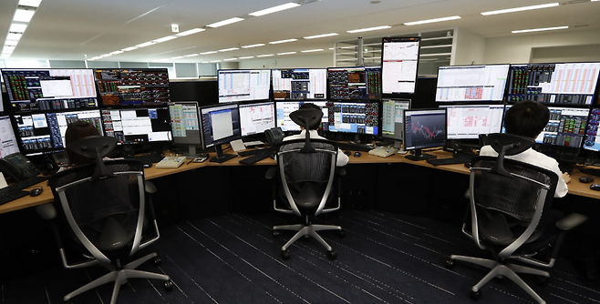 일본 도쿄 SBI 리퀴디티 마켓(Liquidity Market) 본사 사무실에서 직원들이 근무하고 있다. 사진 제공=SBI 리퀴디티 마켓(Liquidity Market)