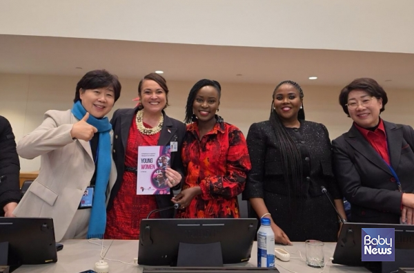 유엔본부 청년 여성 리더십 증진을 위한 세대 간 교류 회의에 참석 중인 서영교 단장과 이달희 의원. ⓒ서영교 의원실