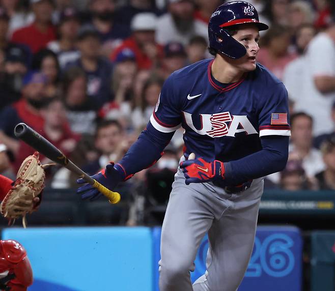 (역전 솔로포를 터트린 미국대표팀 7번 타자 로만 안소니)