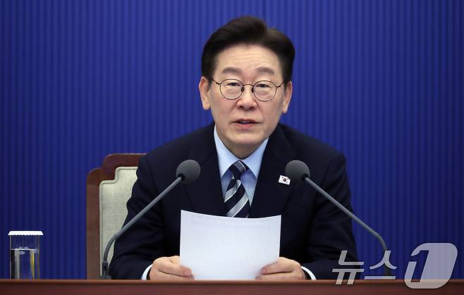 이재명 대통령이 12일 청와대 여민관에서 열린 수석보좌관회의에서 발언하고 있다. (청와대통신사진기자단) 2026.3.12 ⓒ 뉴스1 허경 기자