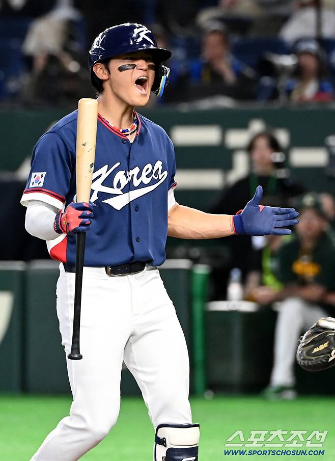 9일 일본 도쿄돔에서 열린 WBC(월드베이스볼클래식) 한국과 호주의 경기, 9회초 김도영이 볼넷을 얻어내며 환호하고 있다. 도쿄(일본)=허상욱 기자wook@sportschosun.com/2026.03.09/