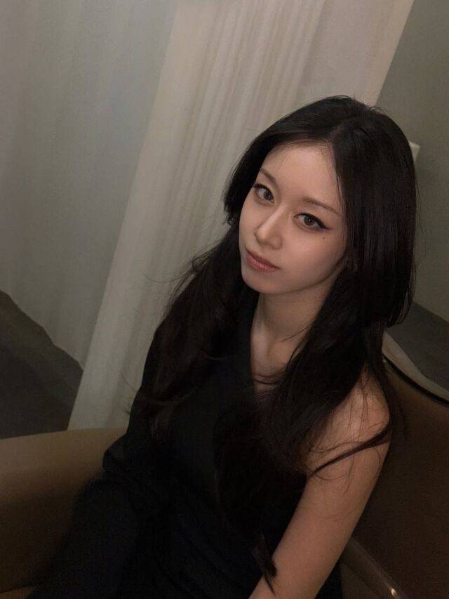 지연이 오랜만의 근황을 공개하며 여전한 미모를 과시했다. / 지연 SNS