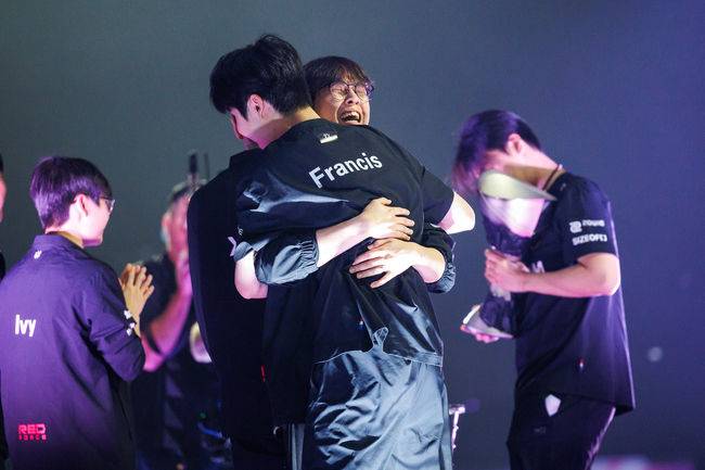 라이엇 게임즈 플리커.