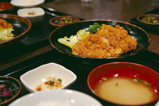 나오짱의 오리지널 치킨난반. 타르타르 소스가 없는 게 특징이다