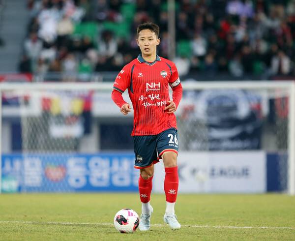 이정택, 김천상무의 철벽 수비로 주목받아.(사진제공=한국프로축구연맹)