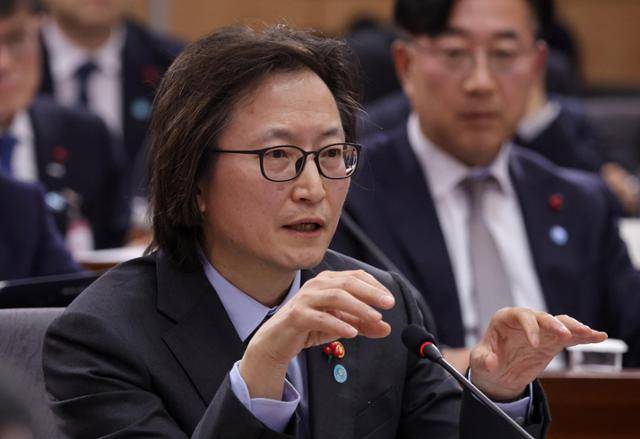 주병기 공정거래위원장이 지난해 12월 19일 정부서울청사 별관에서 열린 업무보고에서 발언하고 있다. 왕태석 선임기자