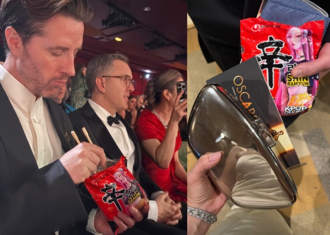 크리스 아펠한스 감독(왼쪽)이 아카데미 시상식에서 신라면을 먹고 있다./사진=마렌 구 SNS 갈무리