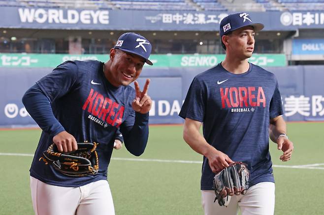 WBC 훈련 합류한 저마이 존스-셰이 위트컴
(오사카=연합뉴스) 임화영 기자 = 월드베이스볼클래식(WBC) 출전을 앞둔 한국 야구 대표팀 저마이 존스와 셰이 위트컴이 1일 일본 오사카 교세라돔에서 훈련을 하고 있다. 2026.3.1