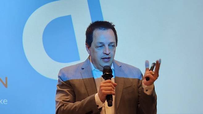 클레이너만 부사장은 다양한 데이터베이스 기술을 20년 이상 연구한 경험을 지닌 데이터베이스 전문가로 마이크로소프트와 구글을 거쳐 스노우플레이크에서 15년 이상의 관리 및 임원 경험을 지니고 있다. (사진=테크42)