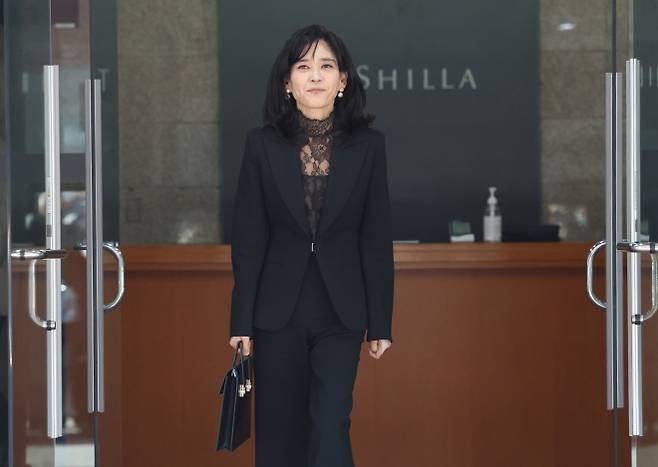 정기 주주총회 마친 이부진 호텔신라 사장 - 이부진 호텔신라 사장이 19일 오전 서울 중구 삼성전자 장충동 사옥에서 열린 호텔신라 정기 주주총회에 참석한 후 이동하고 있다. 2026.3.19 뉴스1