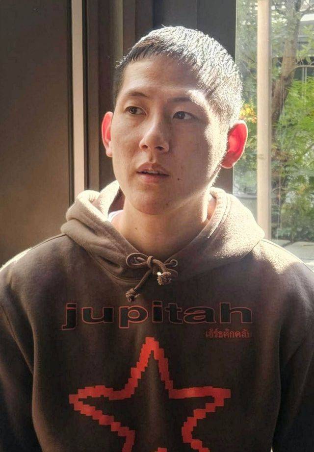 래퍼 PM kenobi가 도쿄 신주쿠의 한 카페에서 아시아경제와 만나 인터뷰하고있다. 전진영 기자.