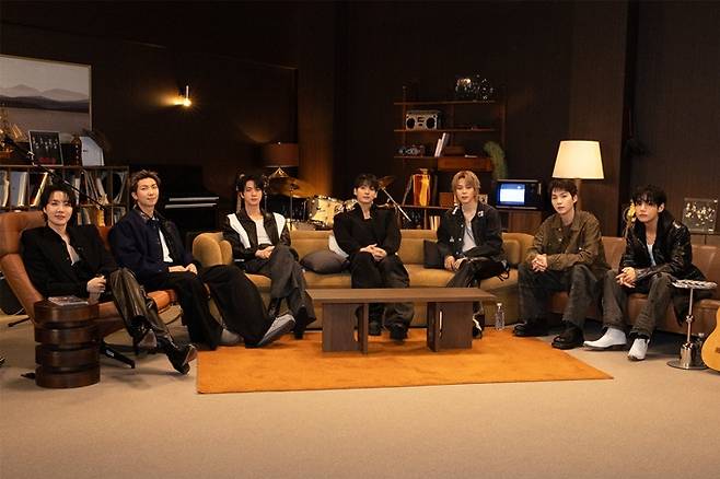 20일 오후 1시 정규 5집 '아리랑'을 발매한 그룹 방탄소년단. 방탄소년단 공식 트위터