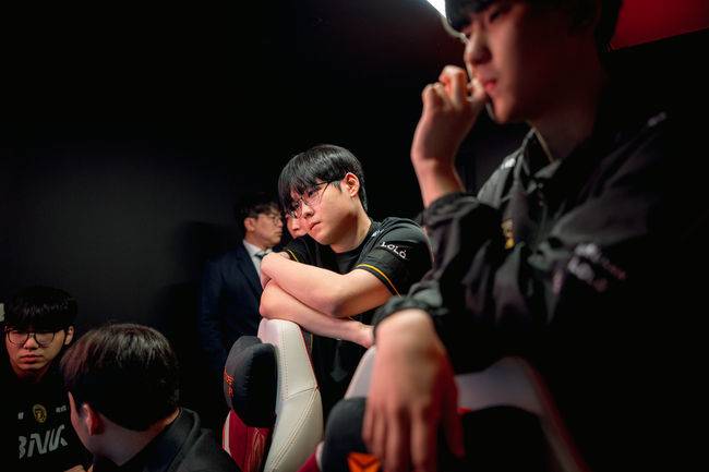 라이엇 게임즈 플리커.