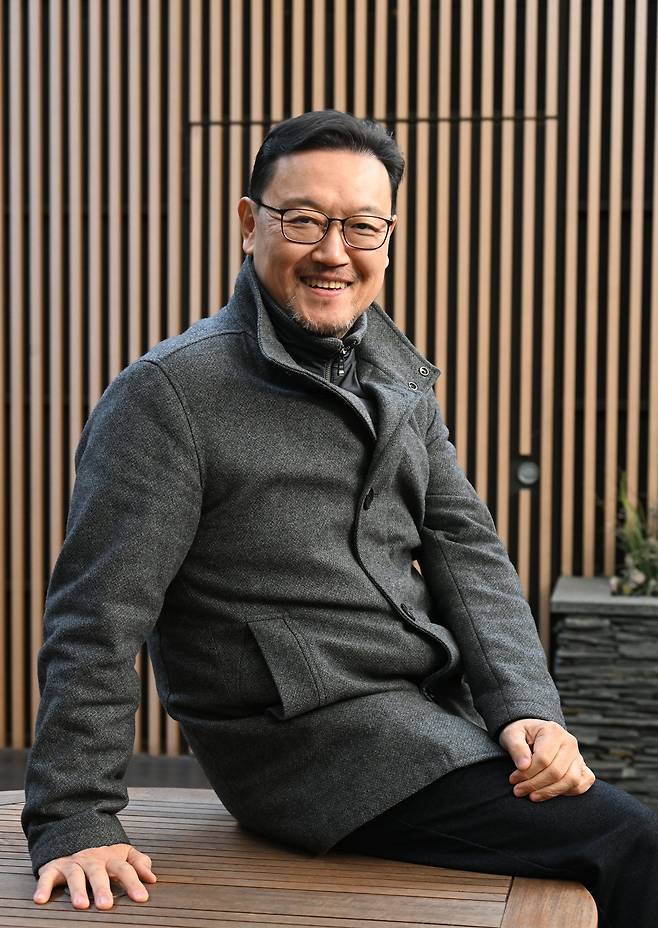 김강호 군산CC 부회장이 서울 마포구 서울메디케어 건강검진센터에서 본지와 인터뷰 중 포즈를 취하고 있다. 성형주 기자