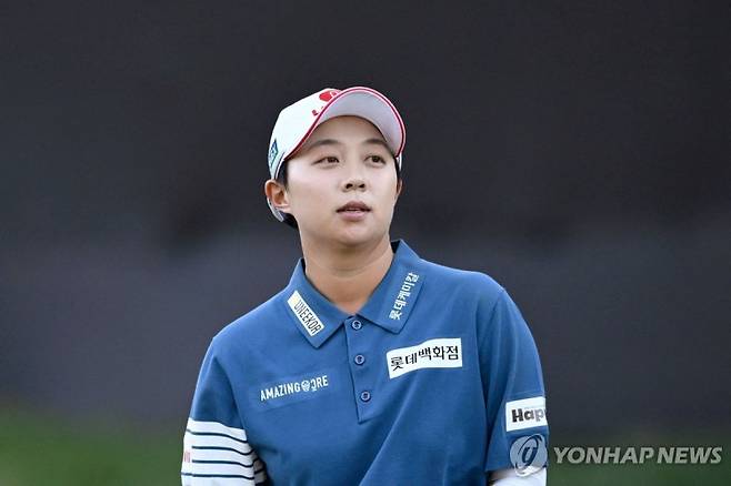 김효주는 22일(한국시간) 미국 캘리포니아주 멘로파크의 샤론 헤이츠 골프 앤 컨트리클럽(파72)에서 열린 미국여자프로골프(LPGA) 투어 포티넷 파운더스컵(총상금 300만 달러) 3라운드에서 눈부신 샷 감각을 뽐내며 5타차 단독 선두에 올라섰다. 연합뉴스