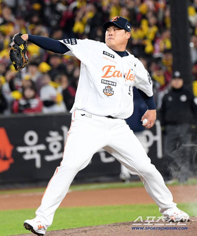 31일 대전 한화생명볼파크에서 열린 한국시리즈 5차전 한화 이글스와 LG 트윈스의 경기. 한화 류현진이 역투하고 있다. 대전=박재만 기자 pjm@sportschosun.com/2025.10.31/