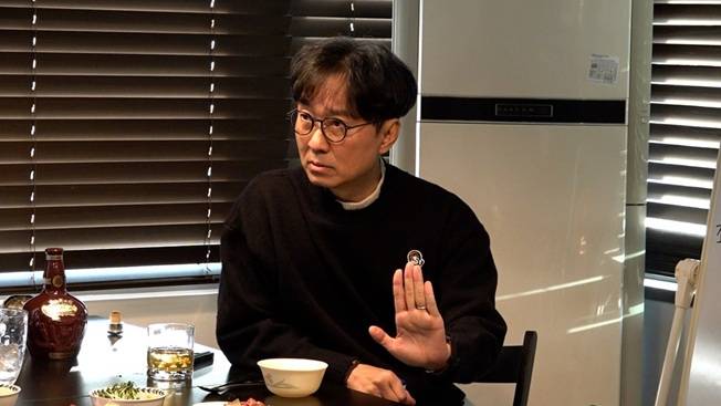 '연기의 성'에 출연한 장항준 감독.