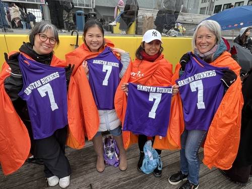 '방탄 러너스 클럽' (뉴욕=연합뉴스) 김연숙 특파원= 23일(현지시간) 미국 뉴욕 맨해튼 피어17에서 '스포티파이 X BTS : 스윔사이드' 행사에서 만난 아미들. 2026.3.23 photo@yna.co.kr