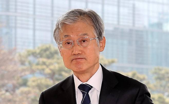 조희대 대법원장이 25일 서울 서초구 대법원으로 출근하고 있다. 2026.3.25 뉴스1