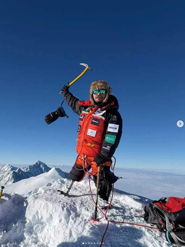 남극대륙 최고봉 빈슨매시프 정상에 선 하리 부다 마가르. 사진 하리 부다 마가르.