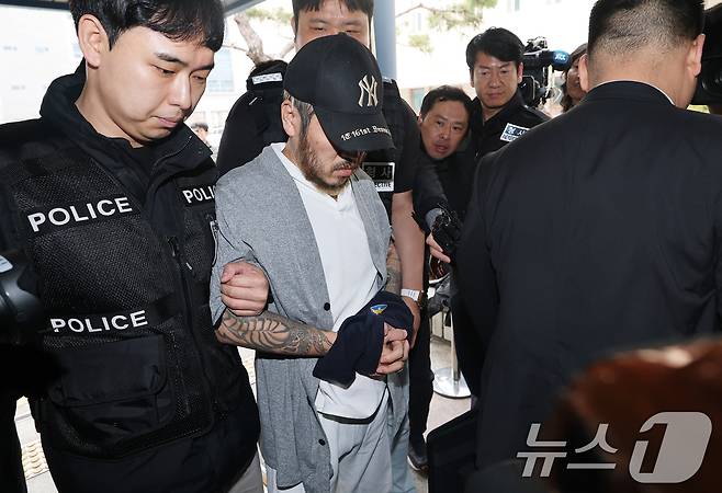 '마약왕' 박왕열(48)이 27일 경기 의정부시 의정부지방법원에서 열린 구속 전 피의자심문(영장실질심사)에 출석하고 있다. 2026.3.27 ⓒ 뉴스1 오대일 기자