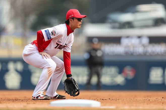 KIA 박민이 15일 광주-기아 챔피언스 필드에서 열린 2026 KBO리그 시범경기 KT전에서 3루 수비를 소화하고 있다. 사진 | KIA 타이거즈