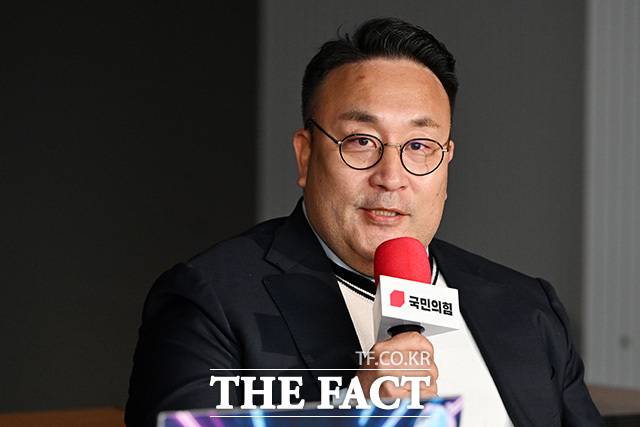 국민의힘 청년 공개 오디션 심사위원을 맡은 방송인 이혁재 씨가 26일 오후 서울 여의도 국민의힘 중앙당사에서 열린 광역의원 청년 공개 오디션에 참석해 인사말을 하고 있다./남용희 기자
