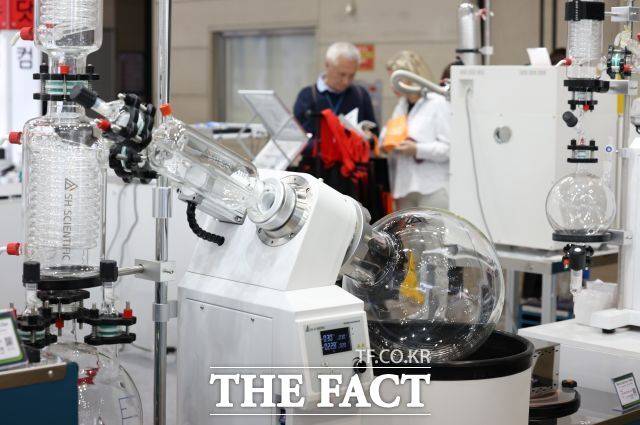 국내 제약바이오 기업들이 지난 26일 일제히 정기 주주총회를 개최했다. 핵심 키워드는 '연구개발(R&D) 투자 확대'와 '주주환원'이었다. 사진은 기사와 관련 없음. /뉴시스