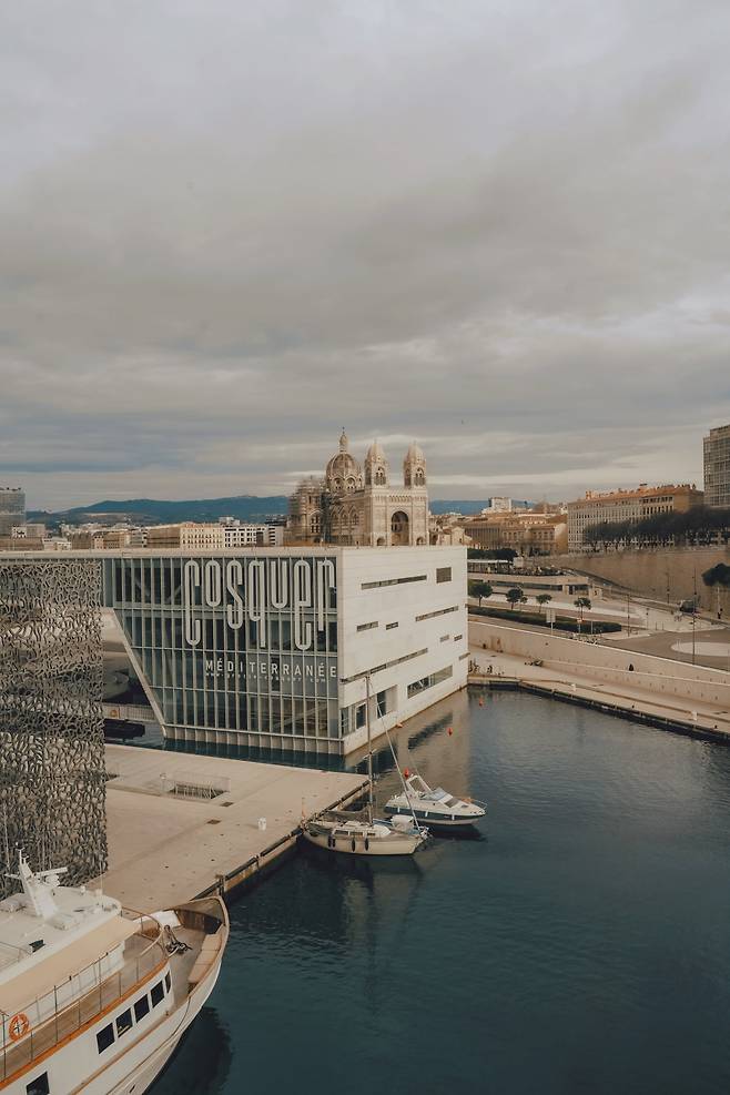 항구에 자리한 뮤지엄. ⓒ서숨