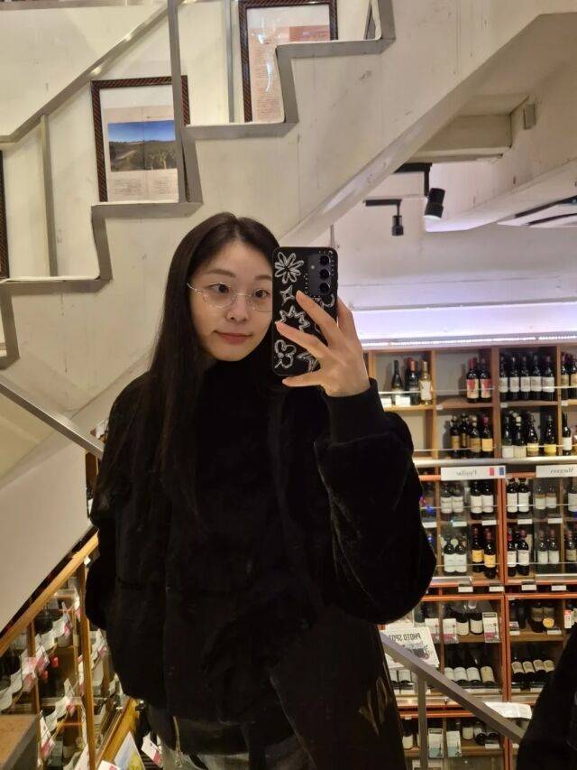 김연아가 꾸밈없는 일상으로 시선을 사로잡았다. / 김연아 SNS