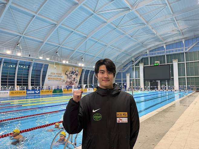 황선우가 27일 경북 김천실내수영장에서 열린 2026 KB금융 코리아 스위밍 챔피언십 남자 자유형 200m 결승에서 우승했다. 사진 | 올댓스포츠