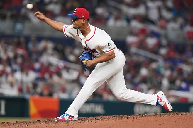 14일 한국과 WBC 8강전 6회 등판한 아브레우. 7회까지 2이닝 무안타 무실점 호투로 10대0 7회 콜드게임승의 발판을 놓았다. AP연합뉴스