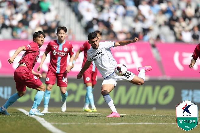 ▲ 용인FC-수원 삼성 경기. ⓒ한국프로축구연맹