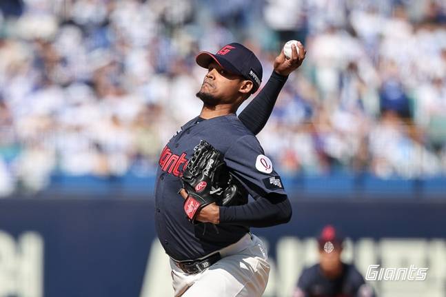 5이닝 무실점한 로드리게스. /사진=롯데 자이언츠