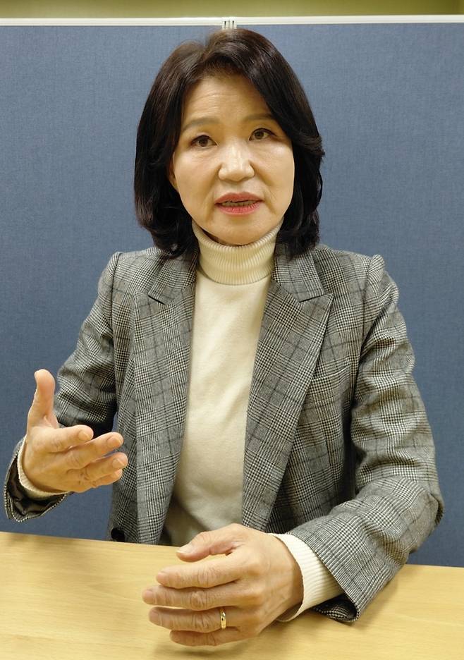 이진숙 대구시장 예비후보가 공천 배제에 대한 자신의 입장을 설명하고 있다.