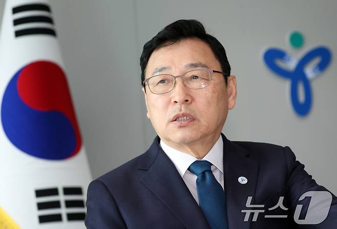 정근식 서울시교육감이 27일 서울 용상구 서울시교육청에서 뉴스1과 인터뷰를 하고 있다. ⓒ 뉴스1 김명섭 기자