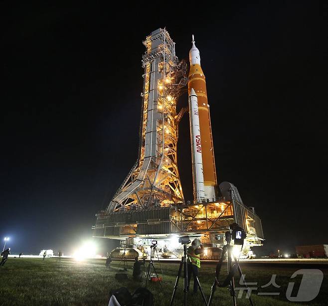 발사대에 선 아르테미스 2호. ⓒ AFP=뉴스1