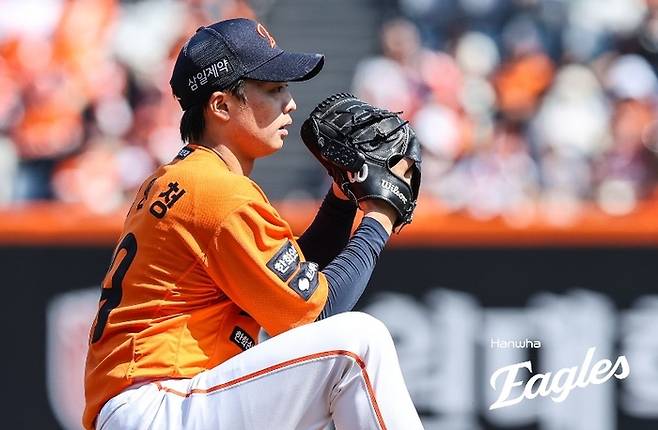 왕옌청이 투구에 임하고 있다. 사진 | 한화 이글스