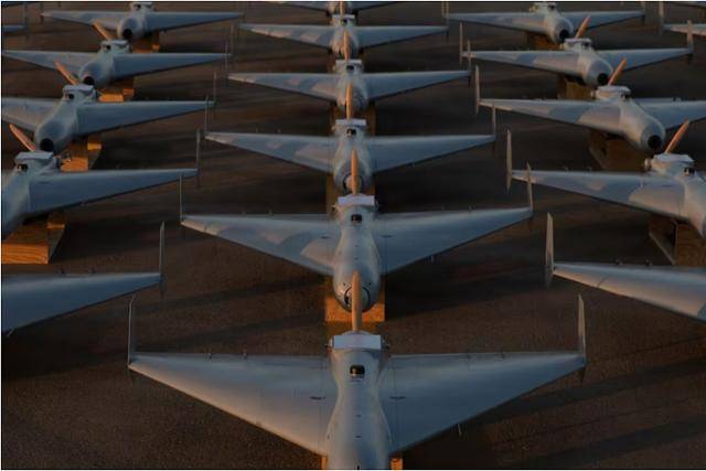 미 중부사령부에 배치된 저가형 일회용 공격 드론 '루카스'. 루카스는 2월 28일 미국의 이란 공격에서 처음 실전에 투입됐으며, 이란의 '샤헤드-136' 자폭 드론을 역설계해 개발했다. 미 국방부 제공