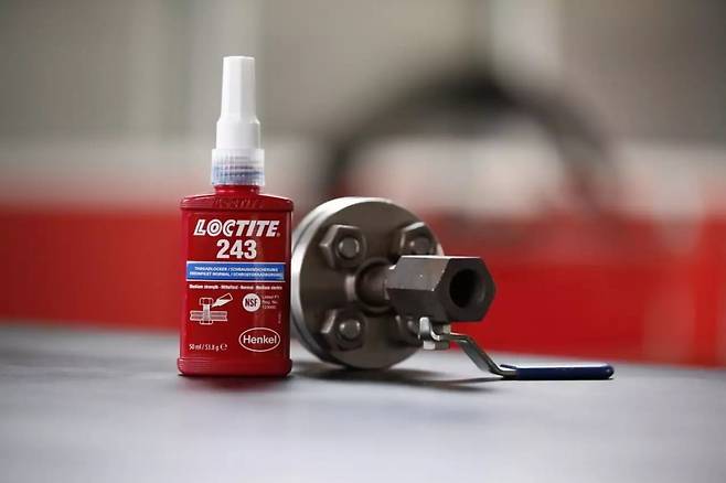 록타이트는 1953년 미국에서 탄생한 접착제 브랜드이다. 1990년대에 헨켈에 인수됐다. /헨켈 제공