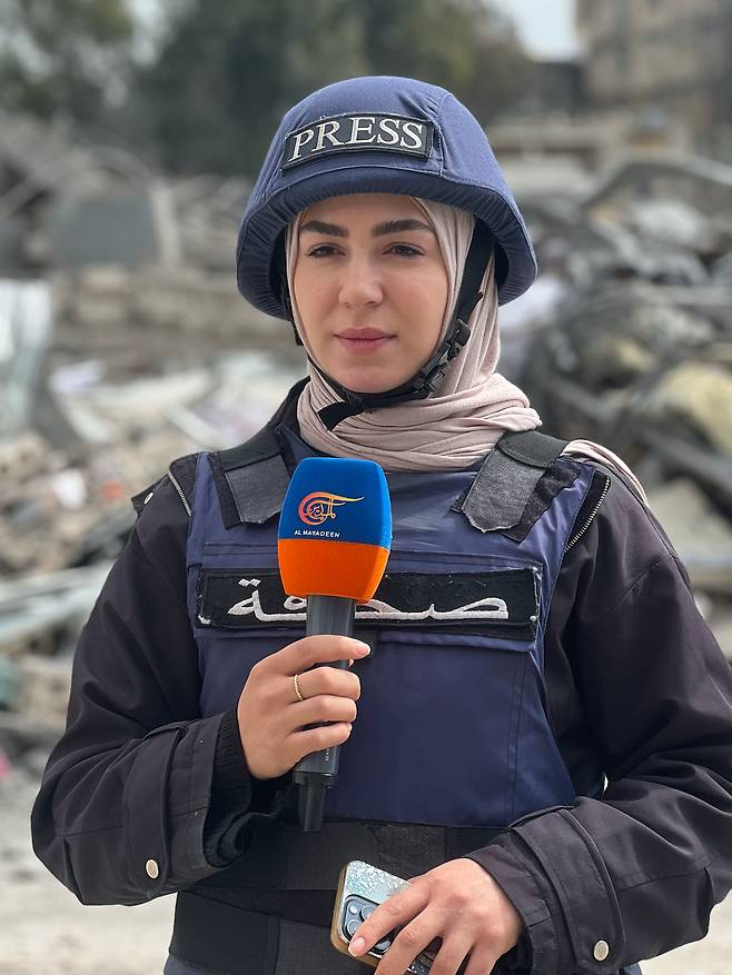 지난 28일(현지시간) 이스라엘 표적 공습으로 사망한 알마야딘방송 기자 파티마 프투니. AP연합뉴스