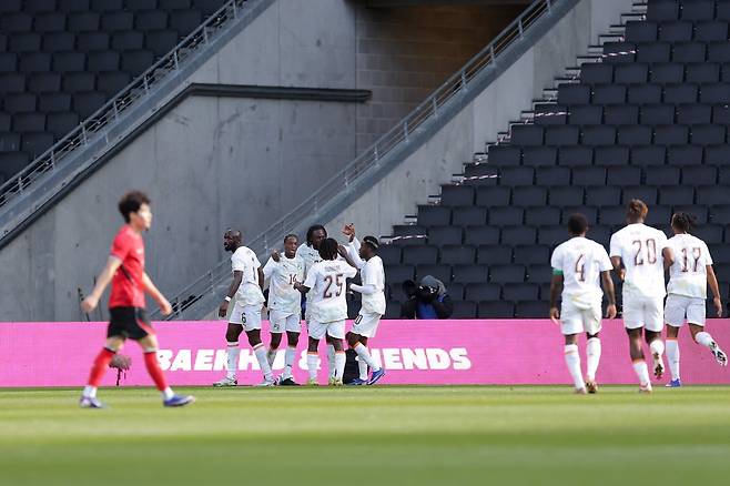 코트디부아르 선수들이 29일(한국시간) 영국 밀턴킨스 스타디움 MK에서 끝난 한국과 친선전서 선제골을 넣은 뒤 기뻐하고 있다. 사진제공|대한축구협회