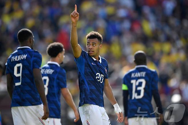 프랑스의 데지레 두에가 30일 노스웨스트 스타디움에서 열린 콜롬비아와 평가전에서 득점 후 기뻐하고 있다. ⓒ AFP=뉴스1