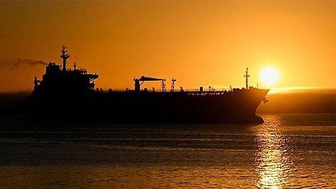 지난 1월 7일 쿠바 마탄사스 석유 터미널에 정박된 유조선./로이터 연합뉴스 자료사진