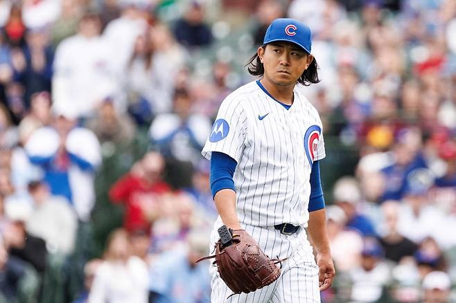 이마나가 쇼타가 30일 미국 일리노이주 시카고의 리글리 필드에서 열린 워싱턴 내셔널스와 2026 메이저리그 정규리그 홈경기에서 4회초를 마친 뒤 더그아웃으로 향하고 있다. 시카고 | AFP연합뉴스