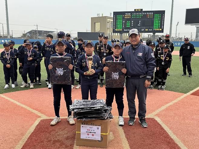 부천소사 리틀야구단 2026 U-12 전국리틀야구대회 정상에 올랐다. 사진 | 한국리틀야구연맹