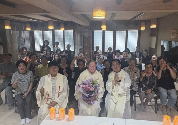 지난해 6월22일 안광훈 신부 서품 60주년 기념미사 때 찍은 사진. 이 자리에 삼양주민연대 회원들도 함께했다. 필자 제공