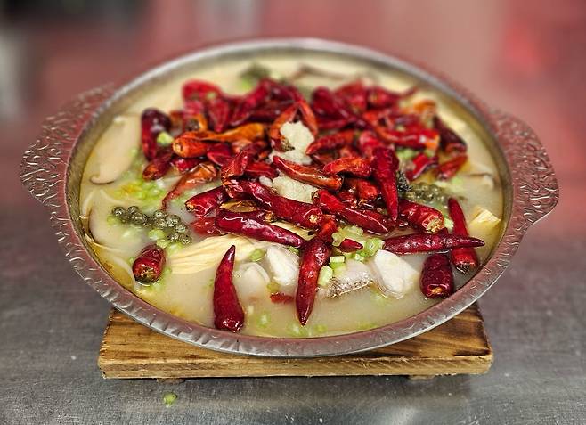 맛의 스타카토를 보여주는 생선마라탕. ⓒ김새봄